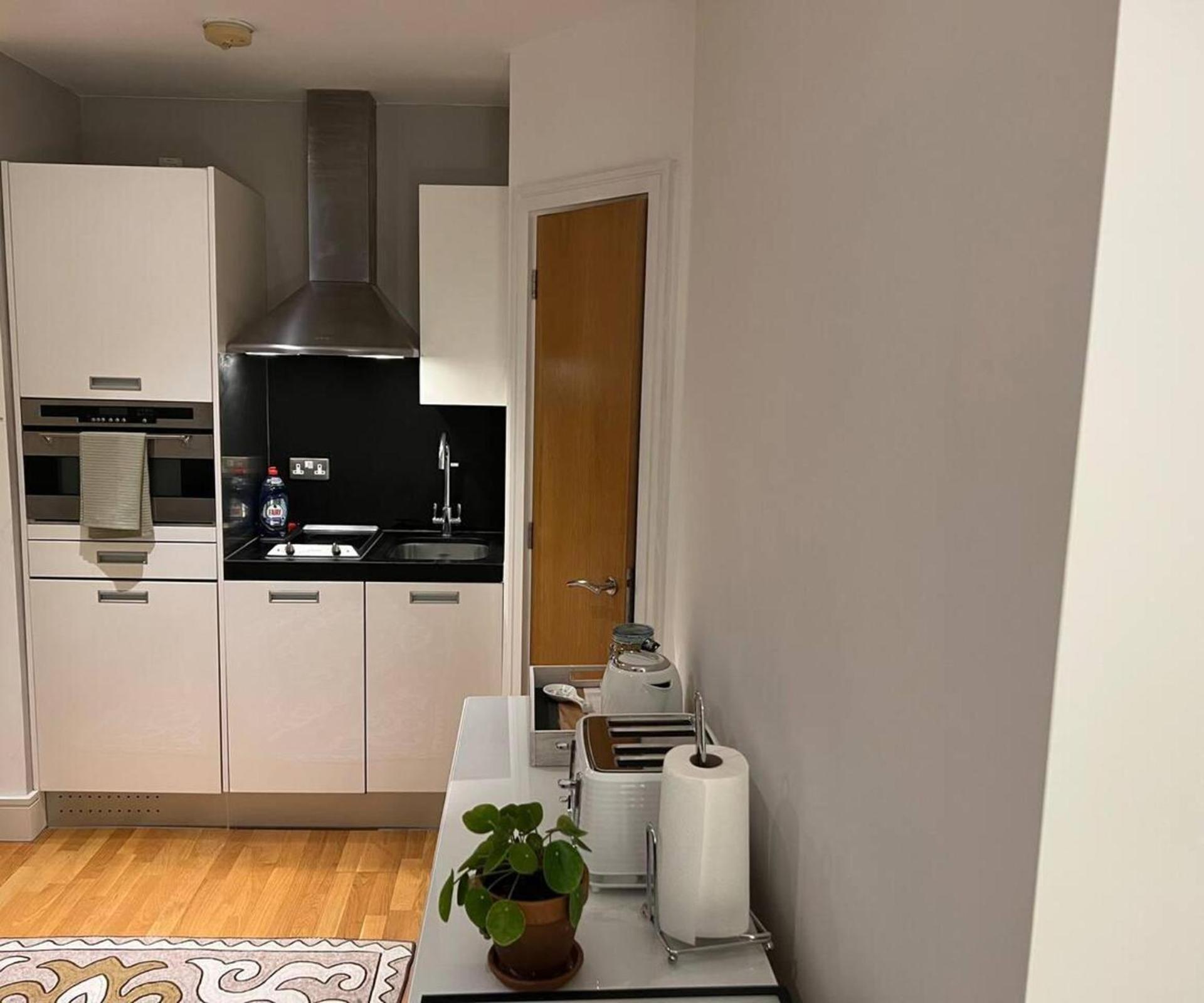 Stylish Flat Near Londra