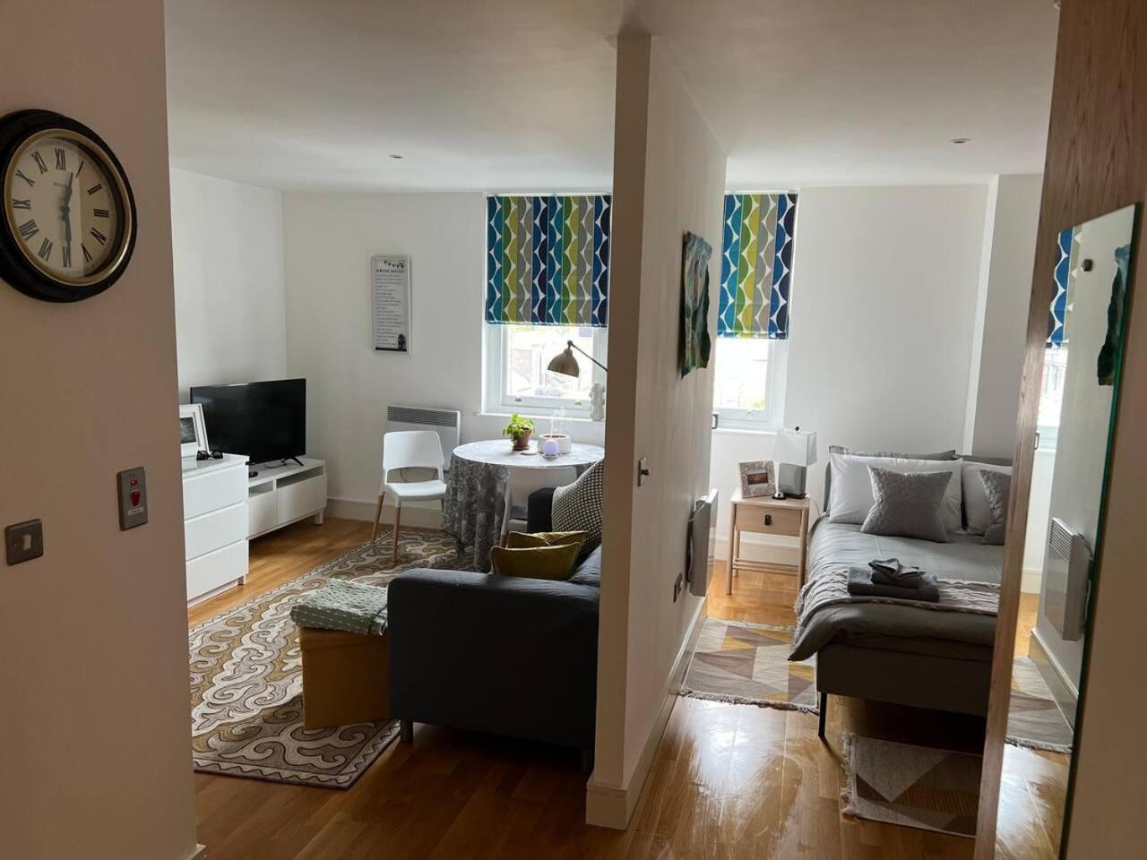 Stylish Flat Near Appartamento Londra